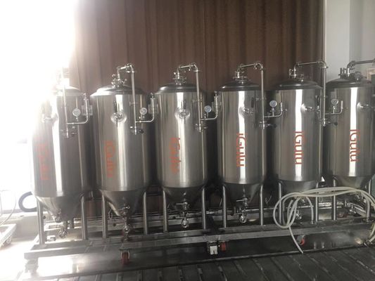 Harga bagus 316L Stainless Steel Beer Fermenter , Ss Brewing Conical Fermenter With Jacket on line