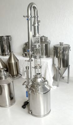Harga bagus 50L 100L 200L Small Whisky/rum/spirits/ethanol Alcohol Processing Machine Home Electric Heating Distiller on line